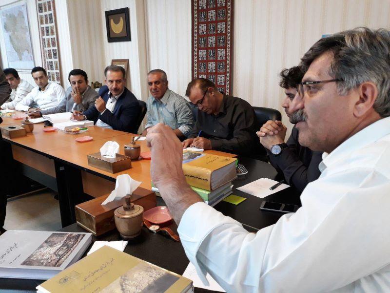نشست مدیرکل میراث فرهنگی کردستان با استادان و پژوهشگران برگزار گشت