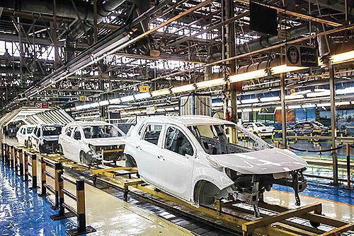 کارنامه هشت ماهه خودروسازان کشور